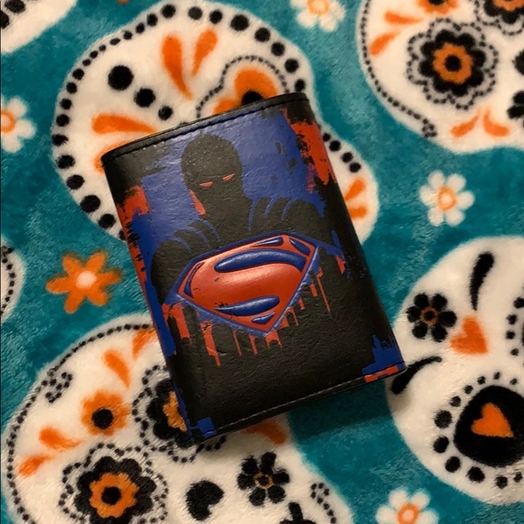 Batman Vs Superman Guys Wallet - Picture 4 of 4